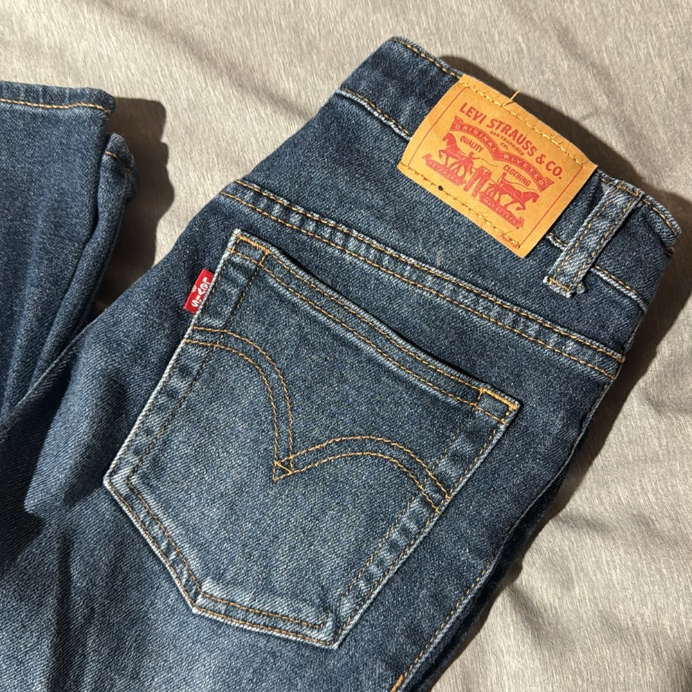 Levi’s - Picture 2 of 11